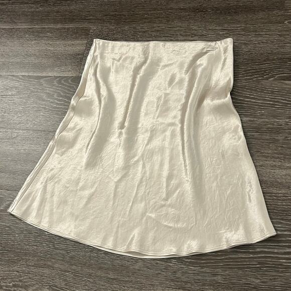 EUC Babaton Slip Satin Mini Skirt Size 8 Champagne Silky A Line Minimalist Skirt - Picture 8 of 15